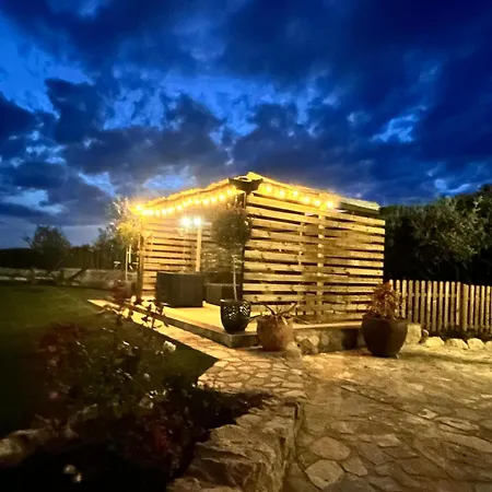 Cortijo Santeros קסטריל